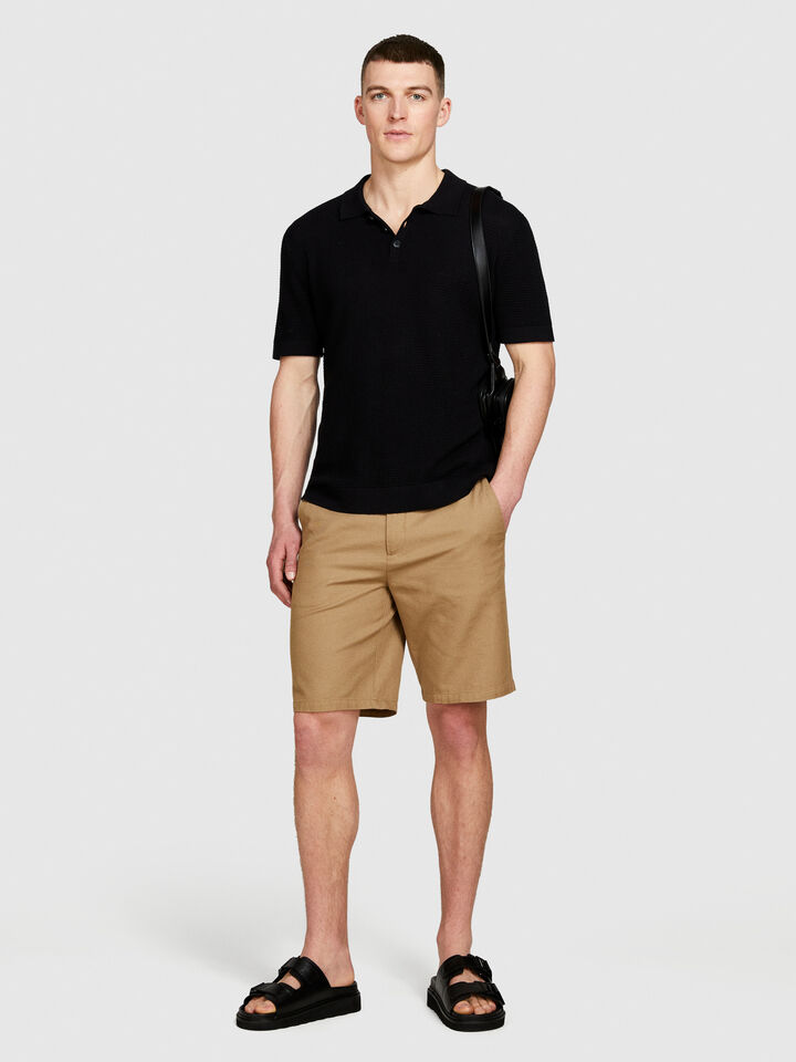 Slim comfort fit bermudas - men's shorts - Camel | Sisley image number 1